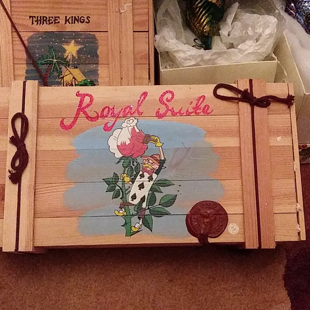 Glass ornament set (4)